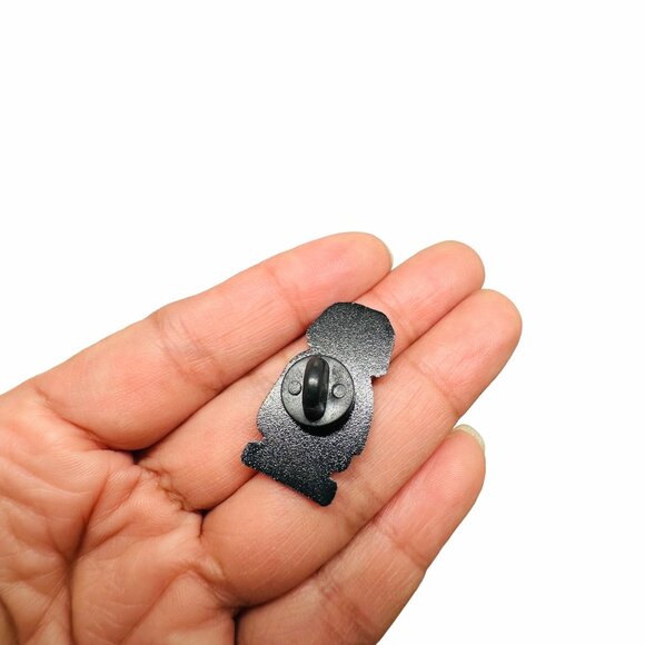 🤩TRUST ME I'M A DOGTOR Enamel Pin Dog Doctor Cute Cartoon Decorative Brooch New - Picture 3 of 6